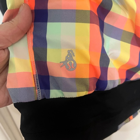 Lululemon Run Track Attack Jacket Seawheeze plaid size 4 - Picture 8 of 8